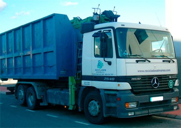 Reciclados Almansa volqueta