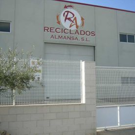 Reciclados Almansa fachada